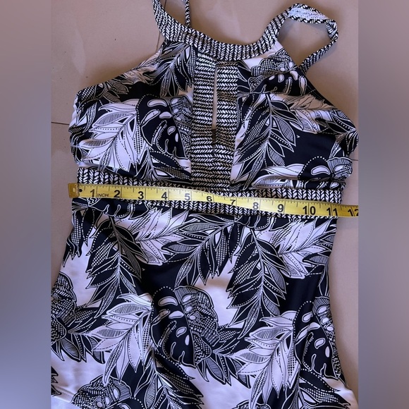 Catalina Women's High Neck Keyhole One Piece Swimsuit Size Small Black/White - Picture 10 of 13